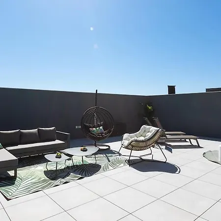 The Golden Oasis Penthouse * Εστεπόνα
