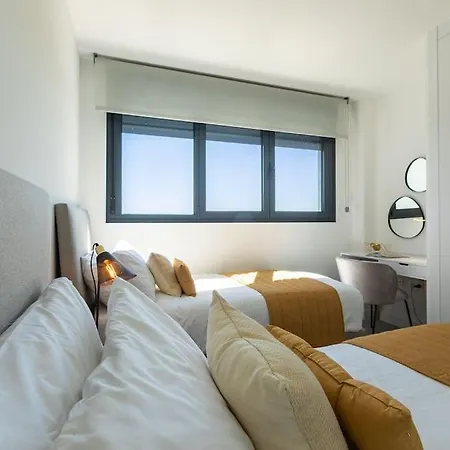 דירה The Golden Oasis Penthouse אסטפונה