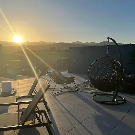 The Golden Oasis Penthouse * Εστεπόνα