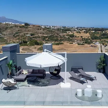 The Golden Oasis Penthouse Εστεπόνα