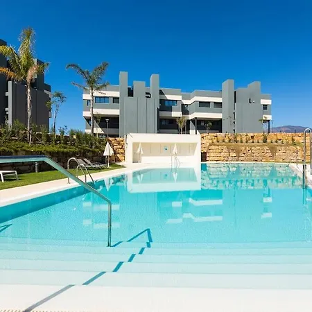 The Golden Oasis Penthouse דירה
