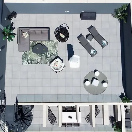 The Golden Oasis Penthouse Εστεπόνα