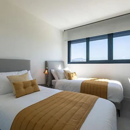 The Golden Oasis Penthouse Διαμέρισμα Εστεπόνα